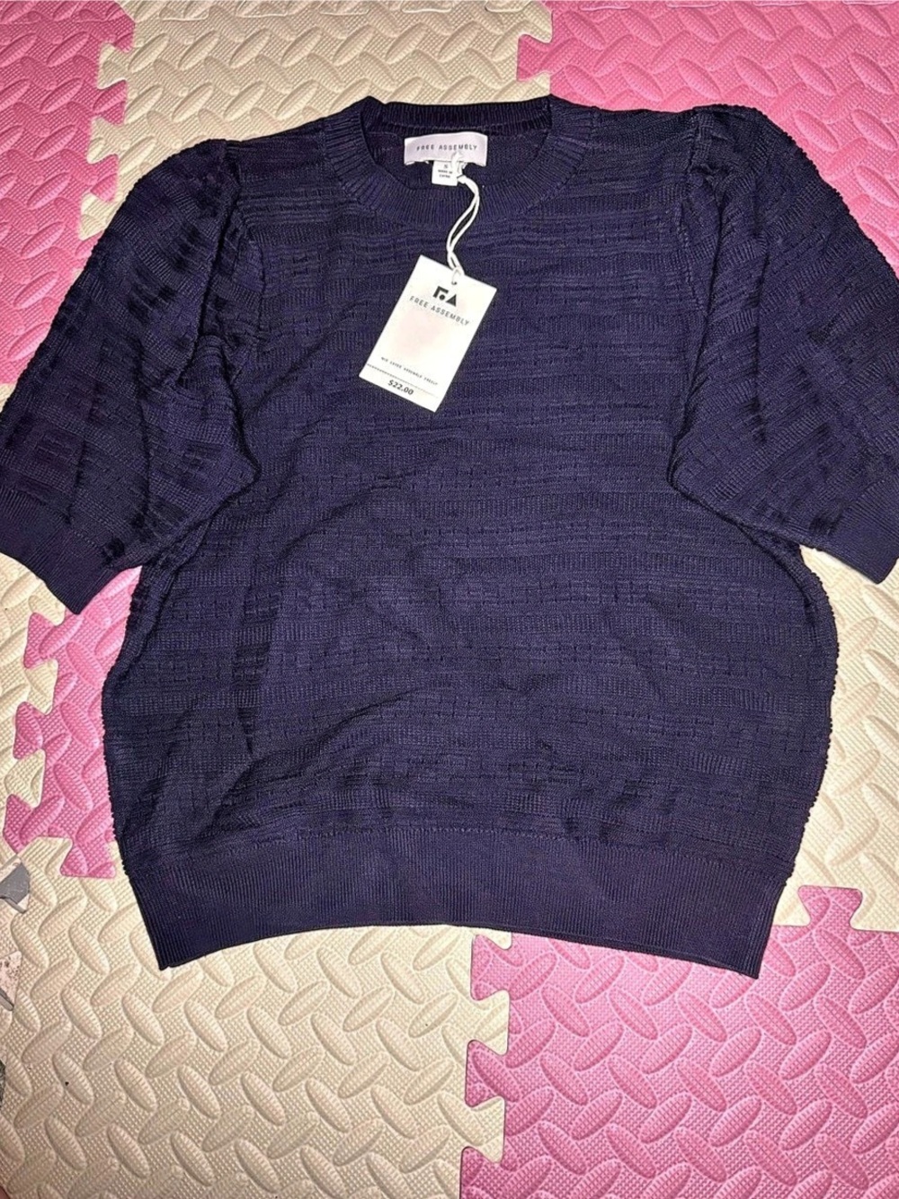 Short Sleeve Knit Sweater in Navy Blue Size Small